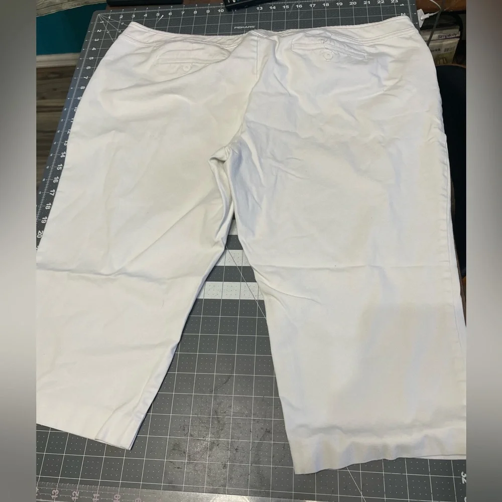 Womens Chaps white pants - Picture 3 of 4